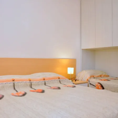 Apartment Sunny Flat With Terrace - Beahost *